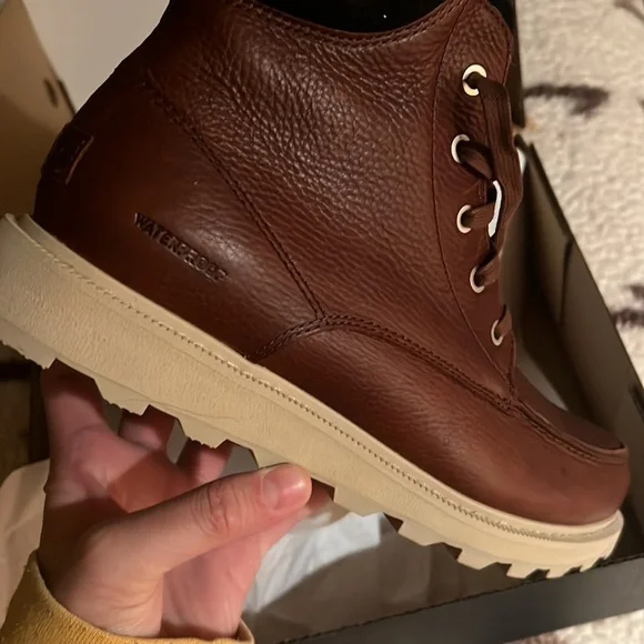 Sorel Men’s Boots - Picture 3 of 4